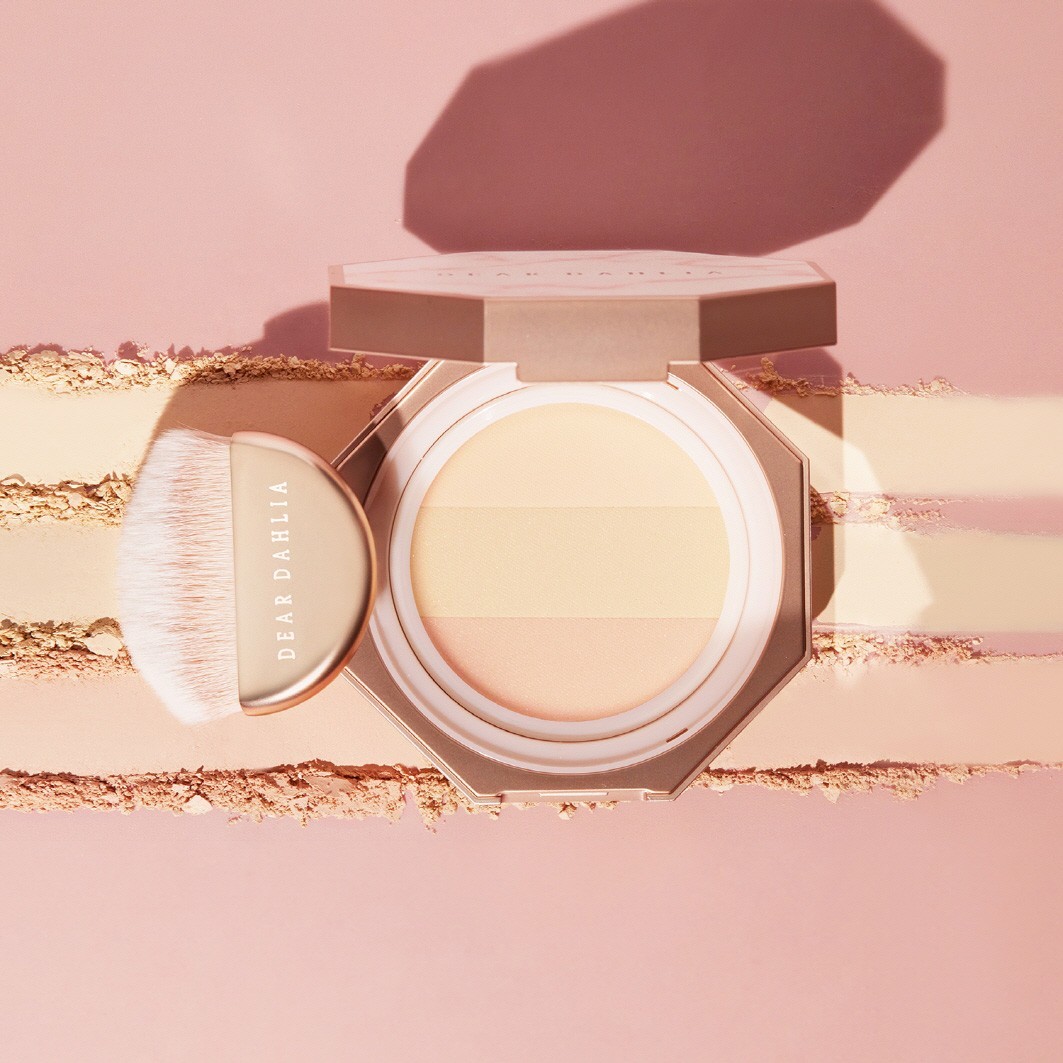 Dear Dahlia Sheer light finishing powder